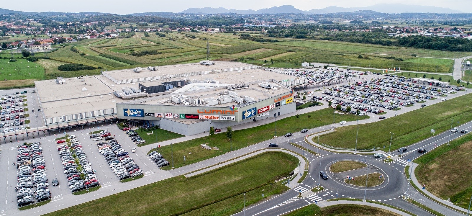 Lumini Shopping Centre