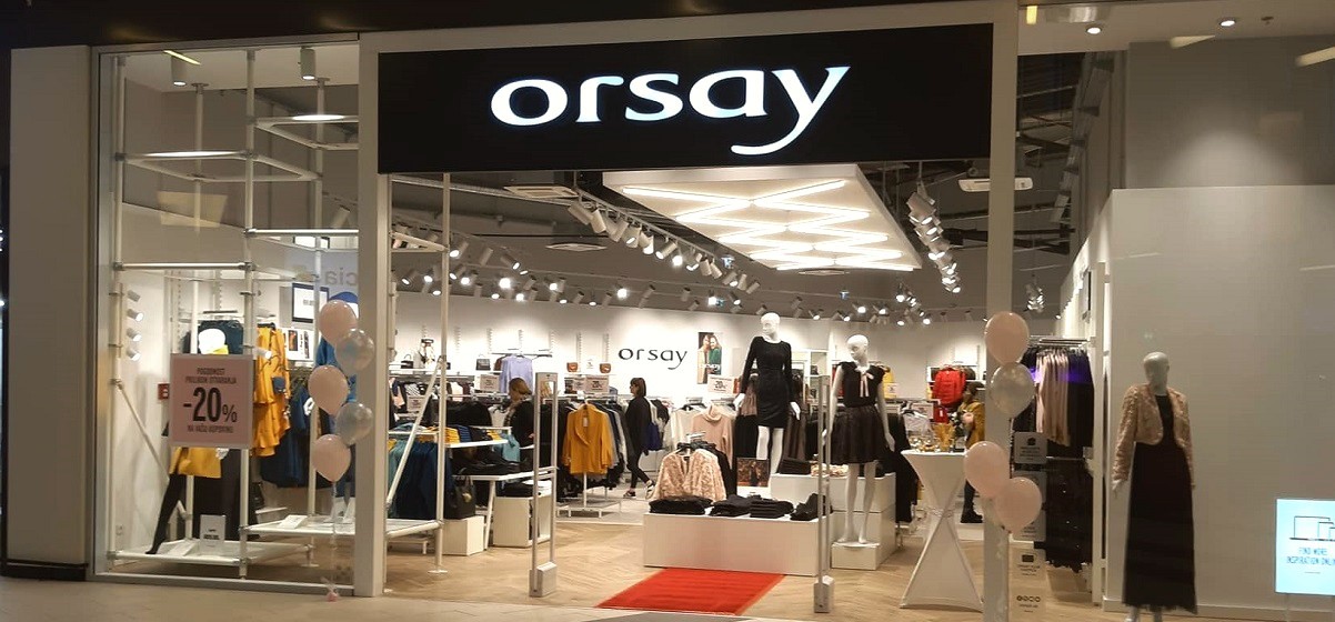 Various ˝fit out˝ projects